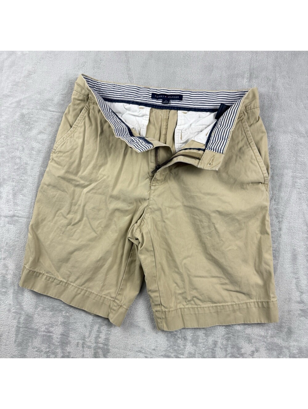 Tommy Hilfiger Khaki Chino Shorts Flat Front Casual Men's Classic Fit W32 Preppy